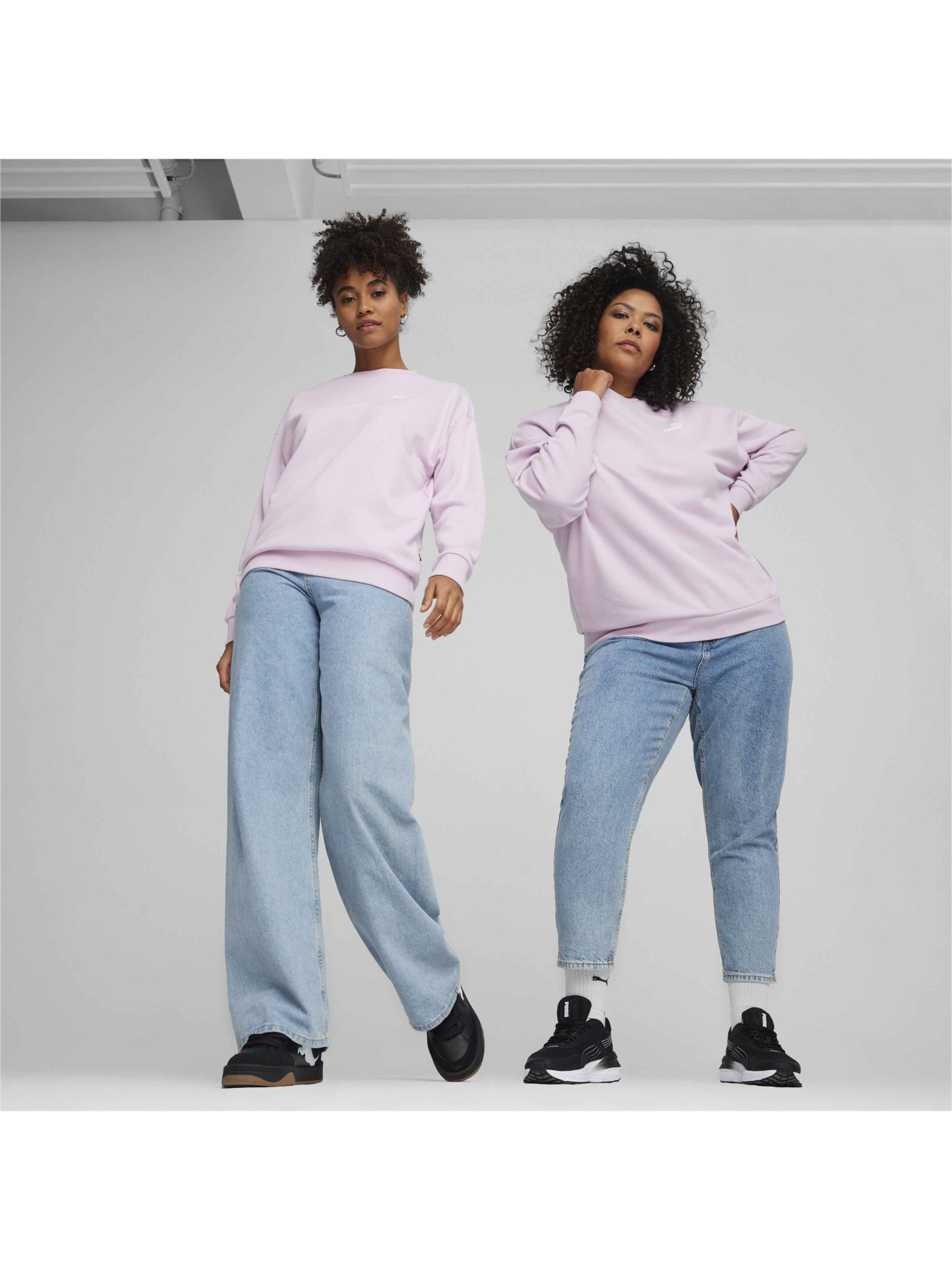 Худи и свитшоты PUMA Ess+ Relaxed Small Logo Crew модель 678742 Худи и свитшоты PUMA Ess+ Relaxed Small Logo Crew модель 678742 Фото