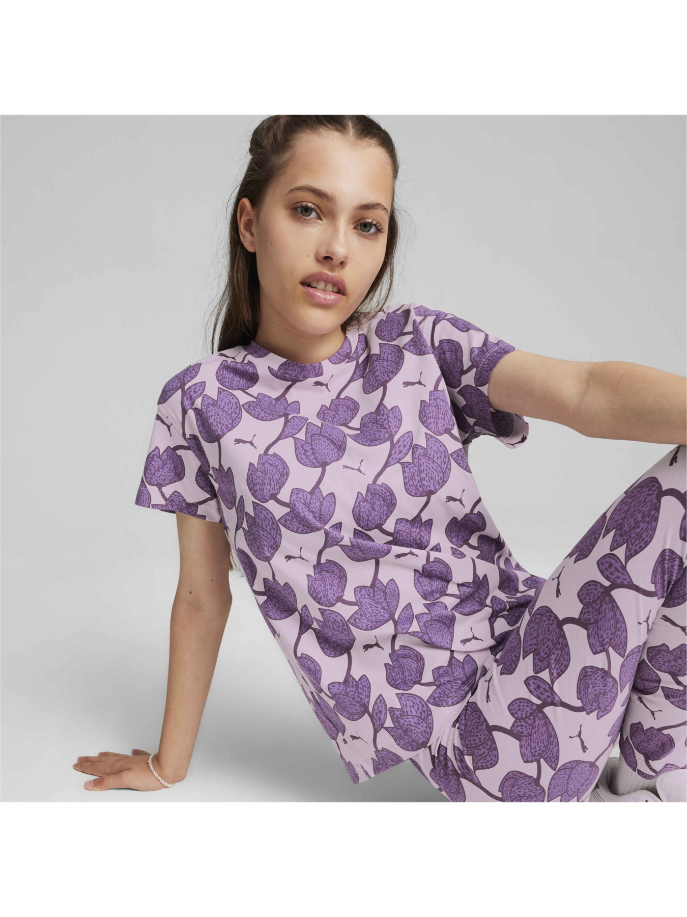 Футболка PUMA Ess+ Blossom Aop Tee модель 679409 Фото