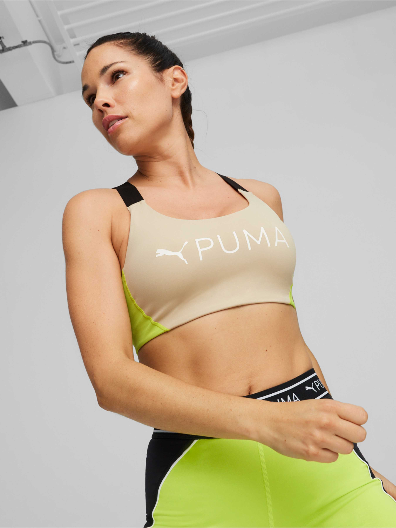 Топ спортивный PUMA 4keeps Eversculpt Bra модель 524785 Фото