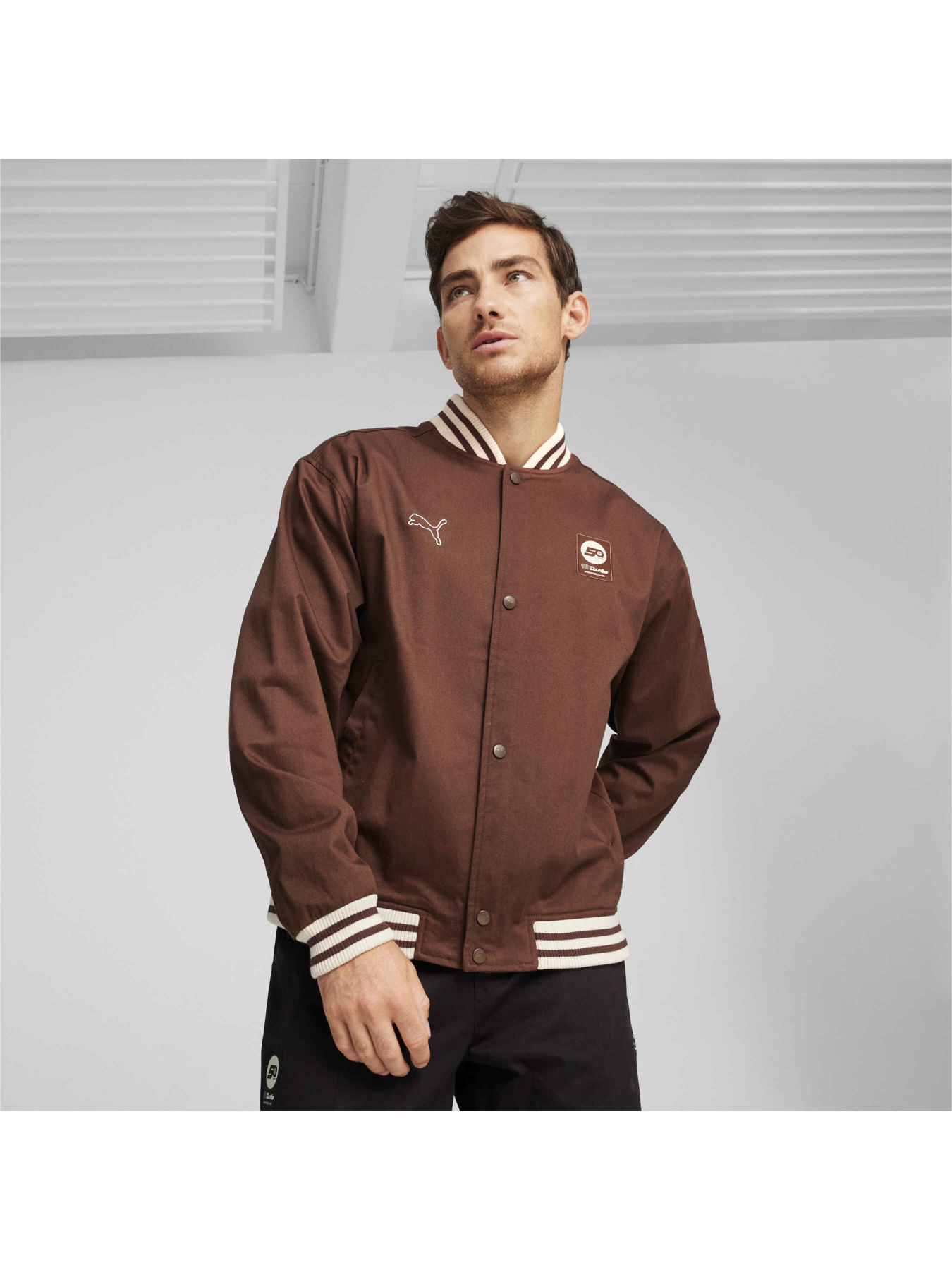 Бомбер PUMA Pl Statement Bomber Jacket модель 624547 Бомбер PUMA Pl Statement Bomber Jacket модель 624547 Фото