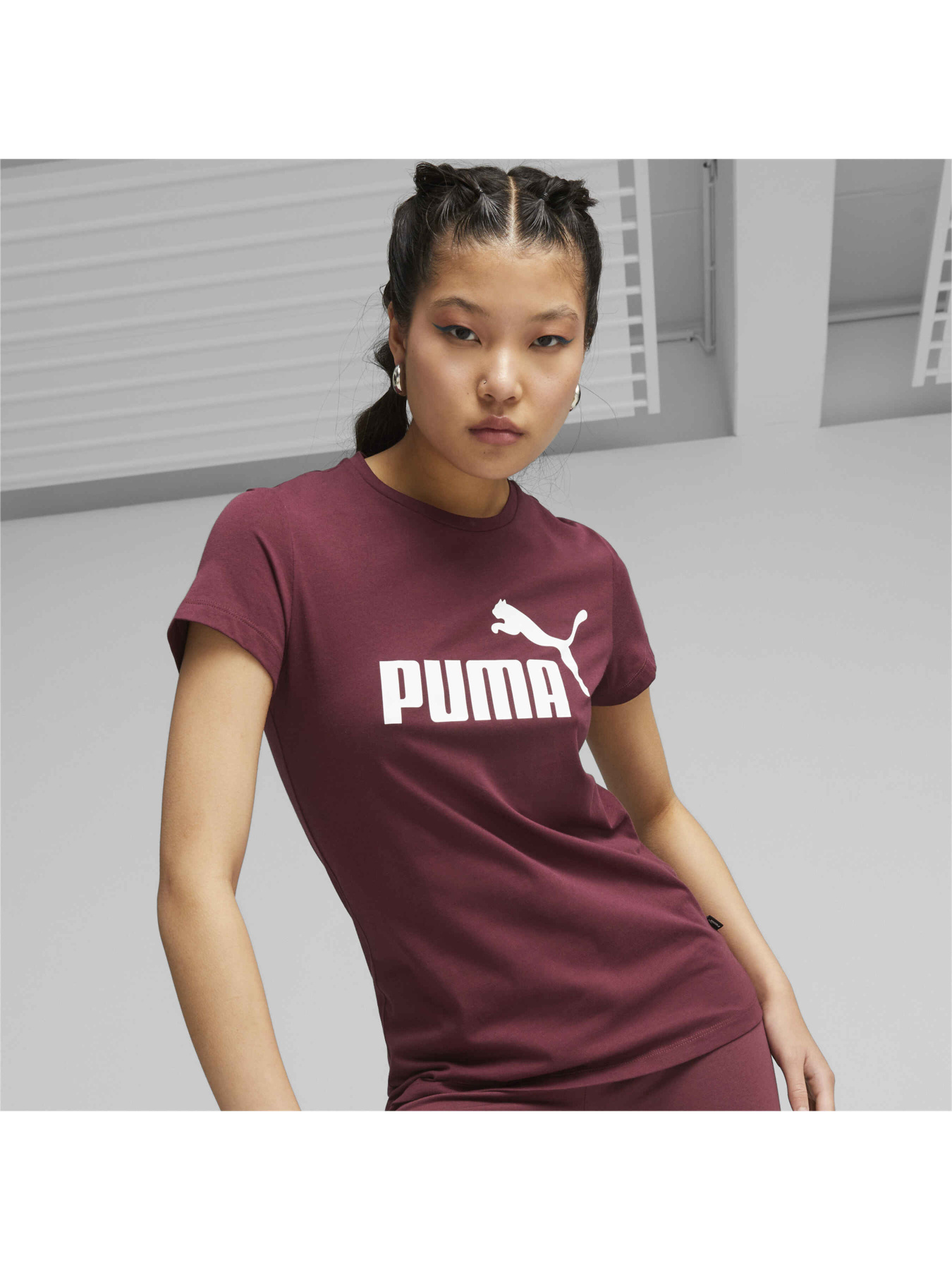 Футболка PUMA Ess Logo Tee модель 586775 Фото