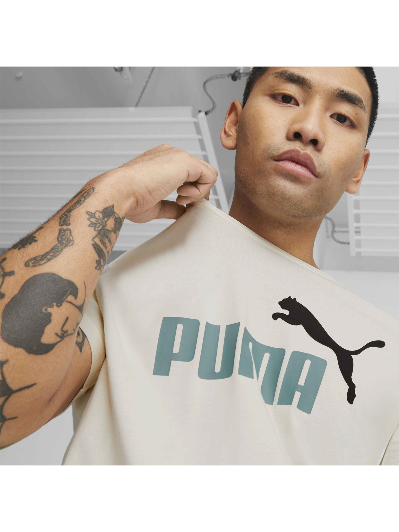Футболка PUMA Ess+ 2 Col Logo Tee модель 586759 Фото