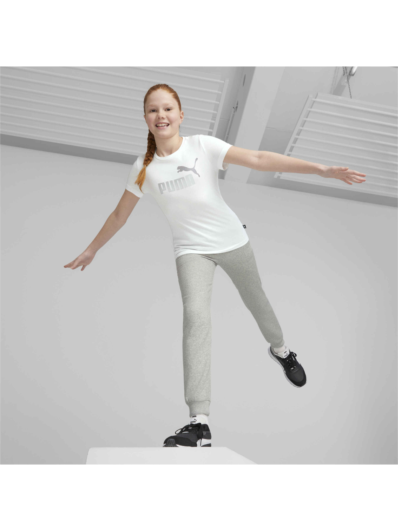 Брюки PUMA Sweatpants модель 674495 Фото