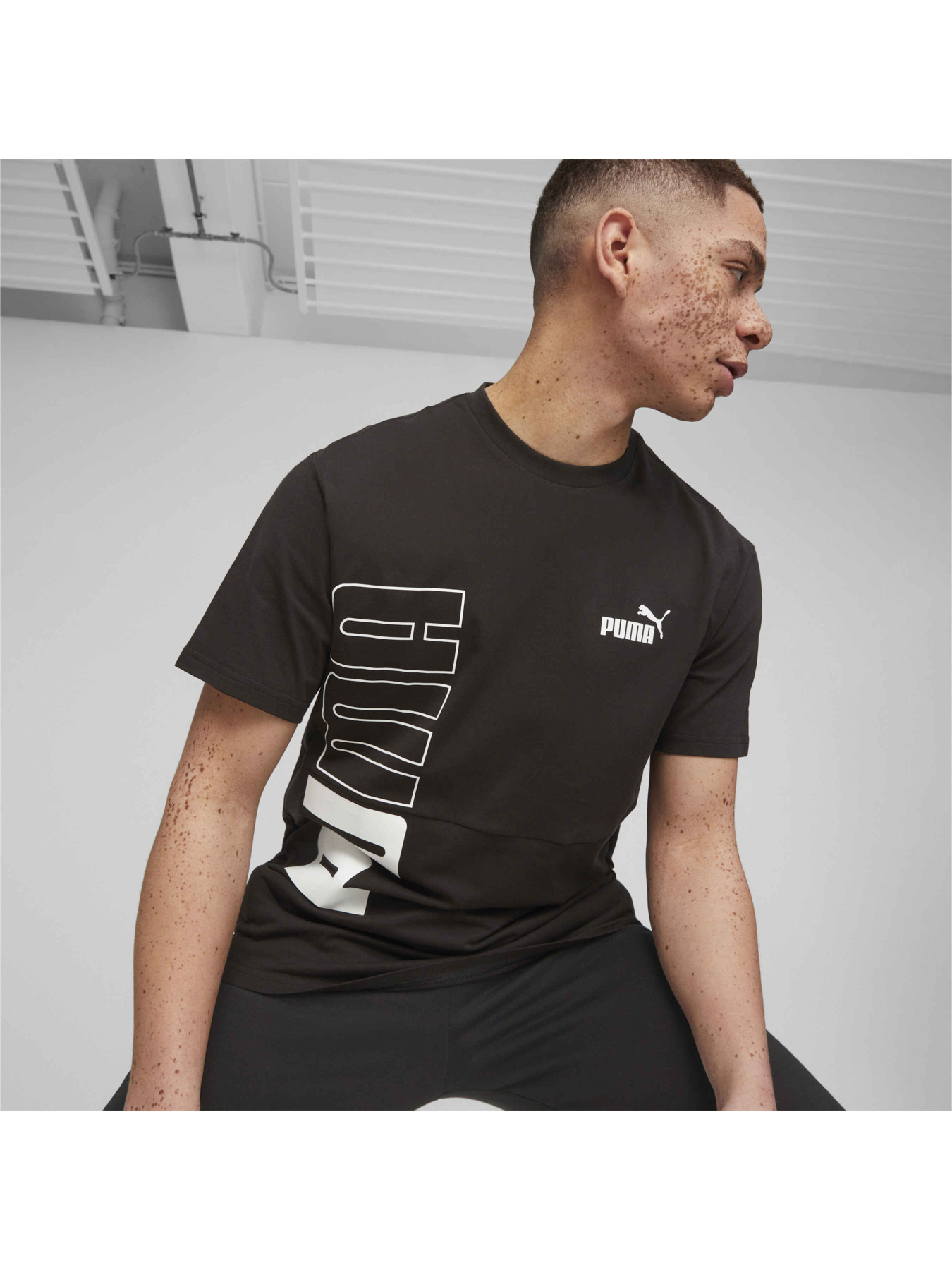 Спортивная футболка PUMA Power Colorblock Tee модель 675909 Спортивная футболка PUMA Power Colorblock Tee модель 675909 Фото