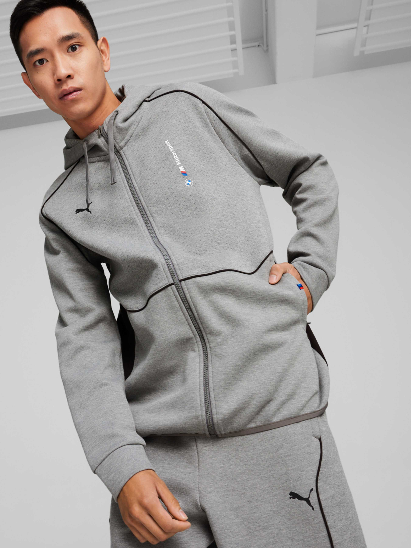 Кофта спортивная PUMA Bmw Mms Hooded Sweat Jacket модель 624144 Фото