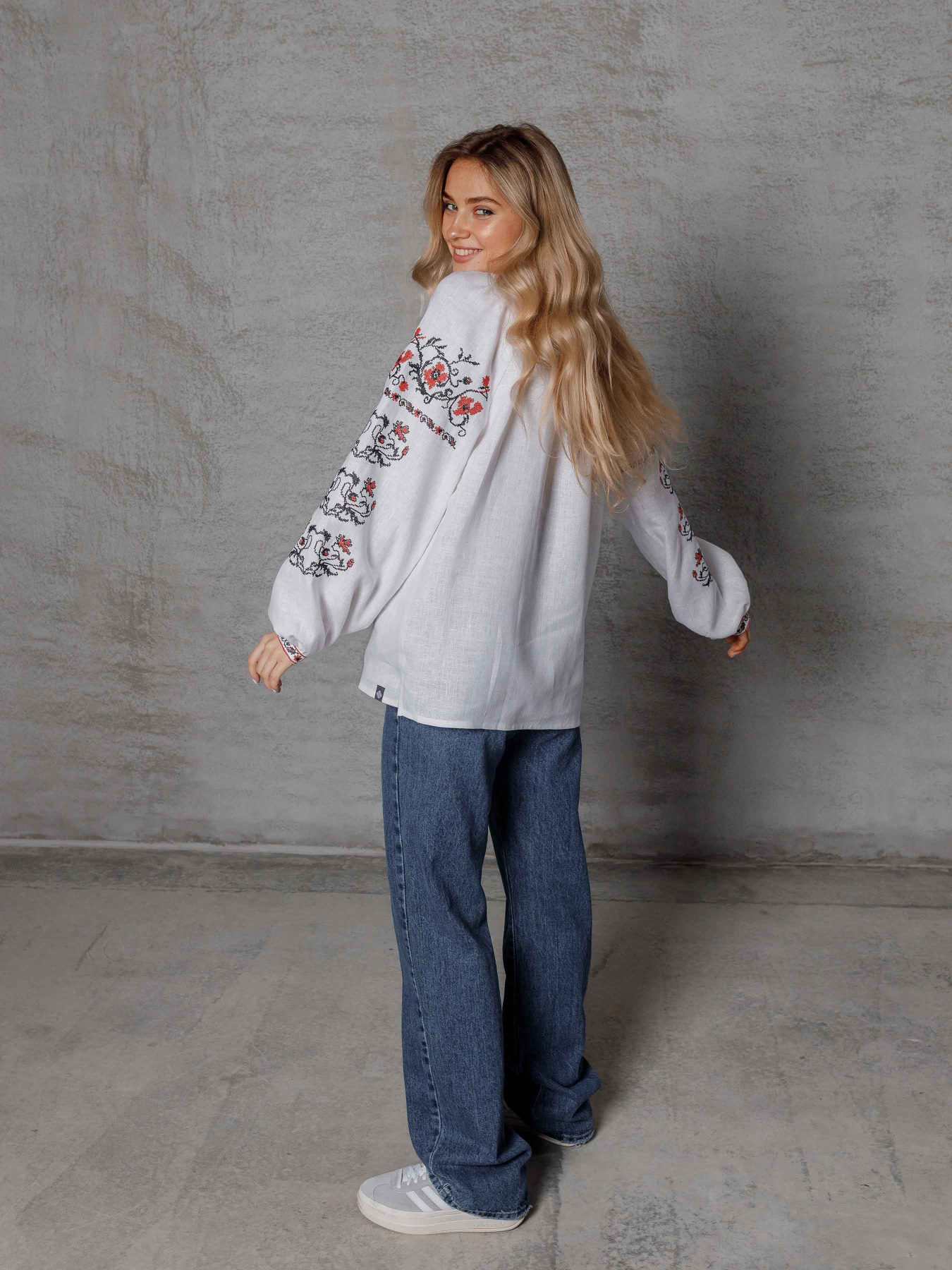 Вышитая рубашка Svarga модель SV-FB00489-1111-10001 Фото