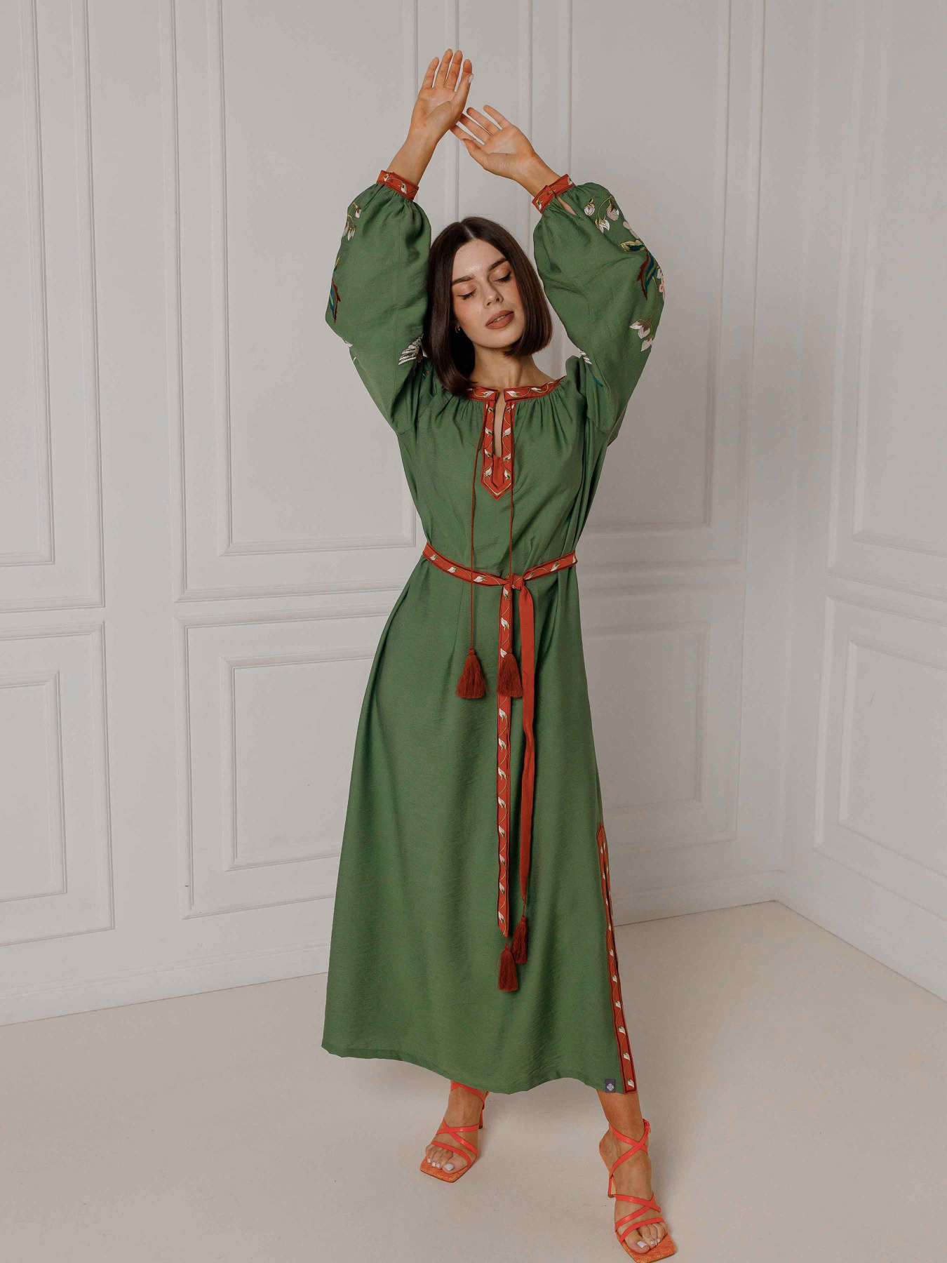 Вышитое платье Svarga модель SV-FD00621-1160-10041 Фото