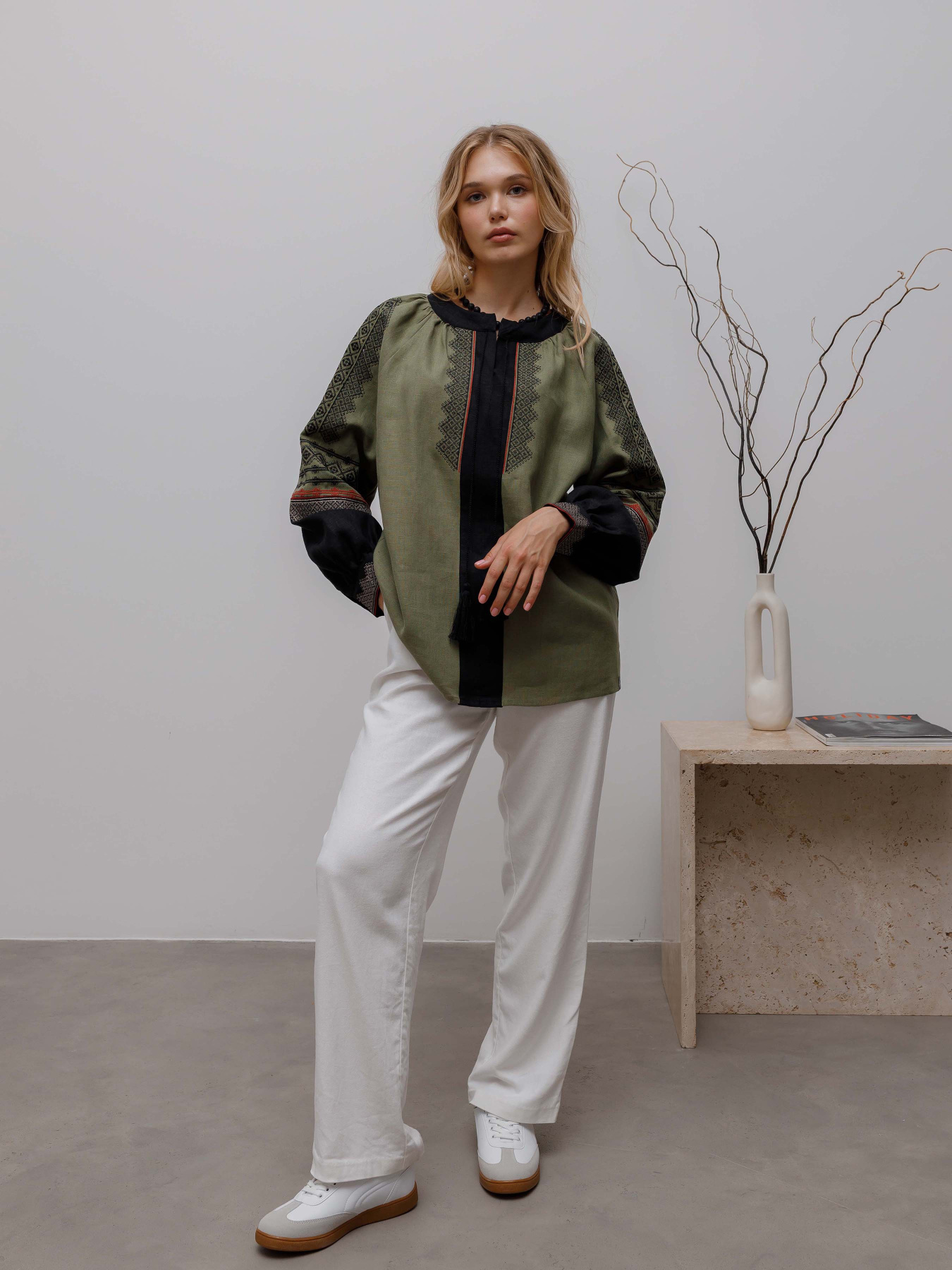 Вышитая рубашка Svarga модель SV-FD00570-1111-10010 Фото