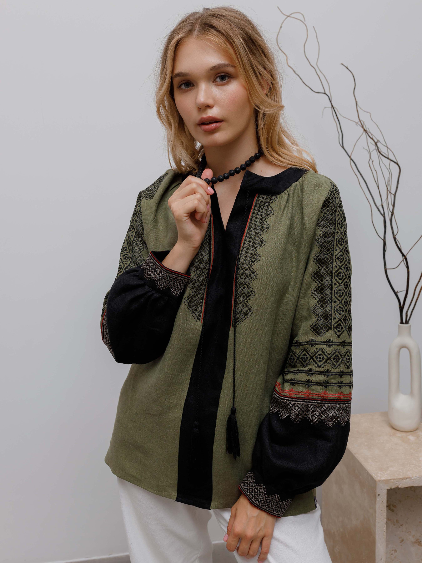 Вышитая рубашка Svarga модель SV-FD00570-1111-10010 Фото