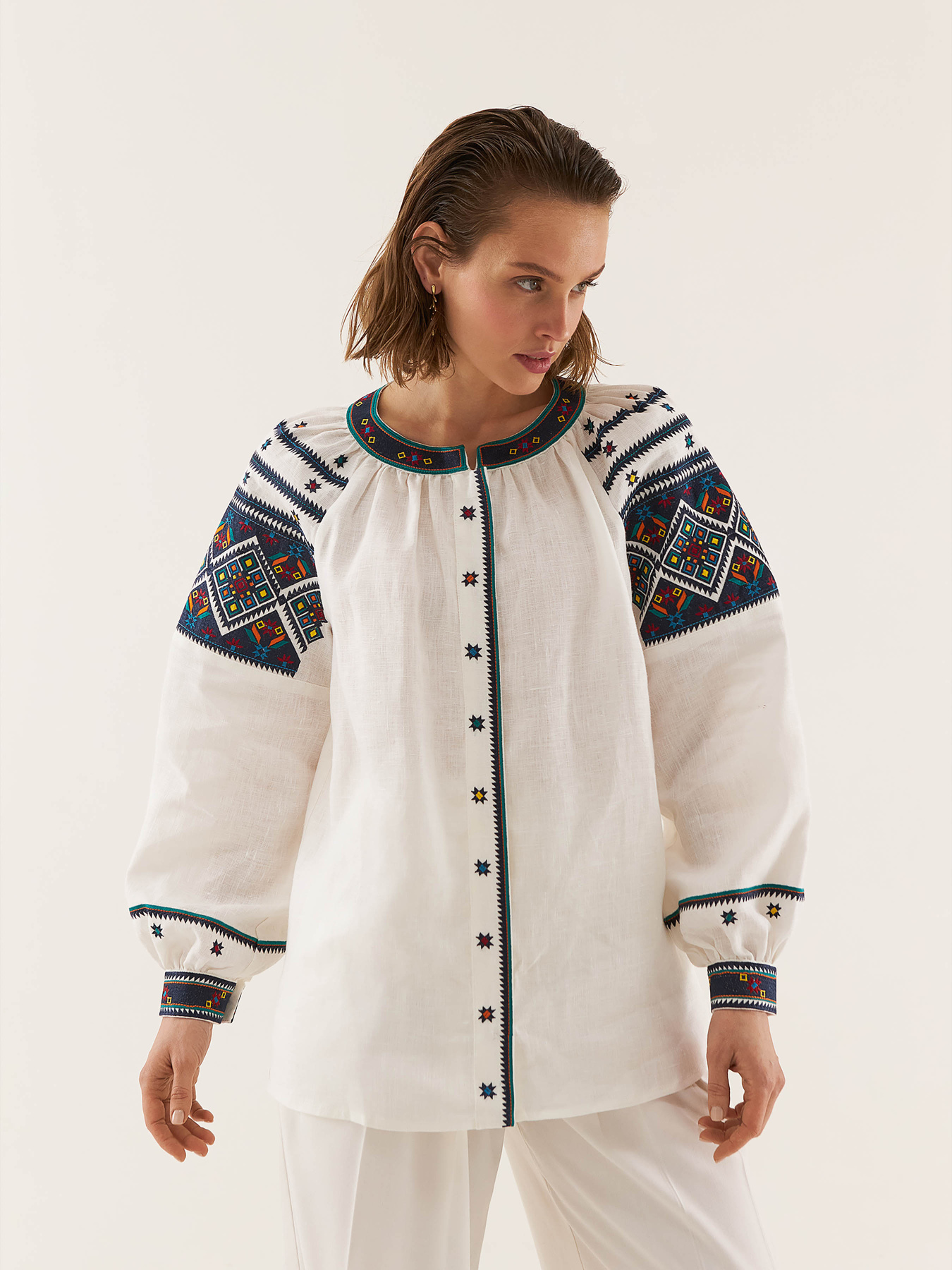 Вышитая рубашка Svarga модель SV-FB00626-1111-10001 Фото