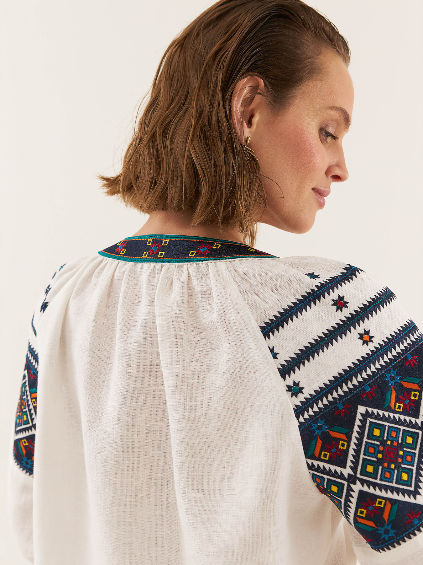 Вышитая рубашка Svarga модель SV-FB00626-1111-10001 Фото