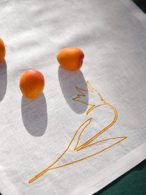 Набір з 2-х столових серветок з льону з машинною вишивкою "Тюльпан скіфський" GNIZDO Модель LTNMESTFUC-002 Фото