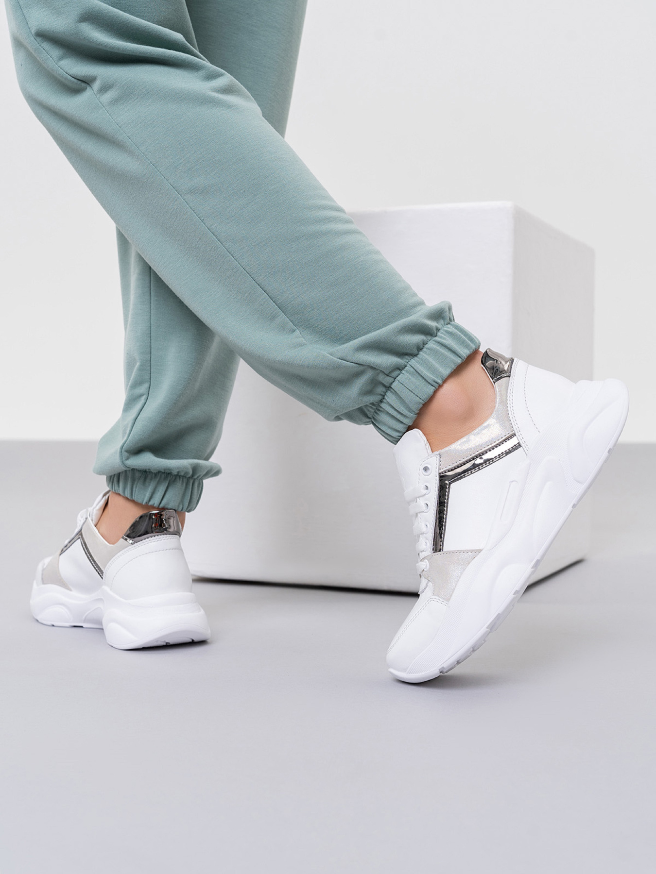 Кросівки повсякденні ISSA Plus модель OB2-421_белый Фото