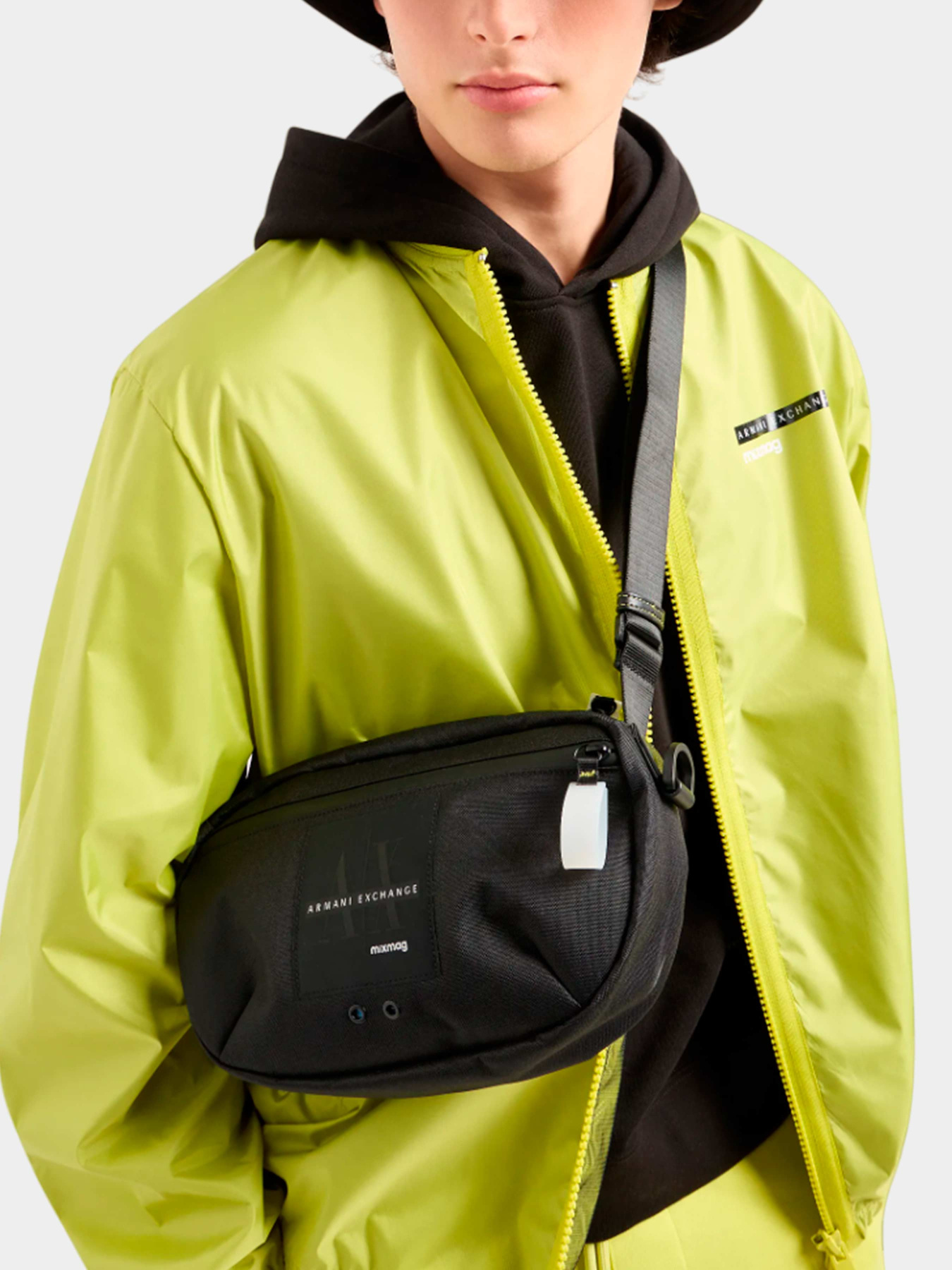 Сумки Armani Exchange модель 952649-4R838-00020 Фото