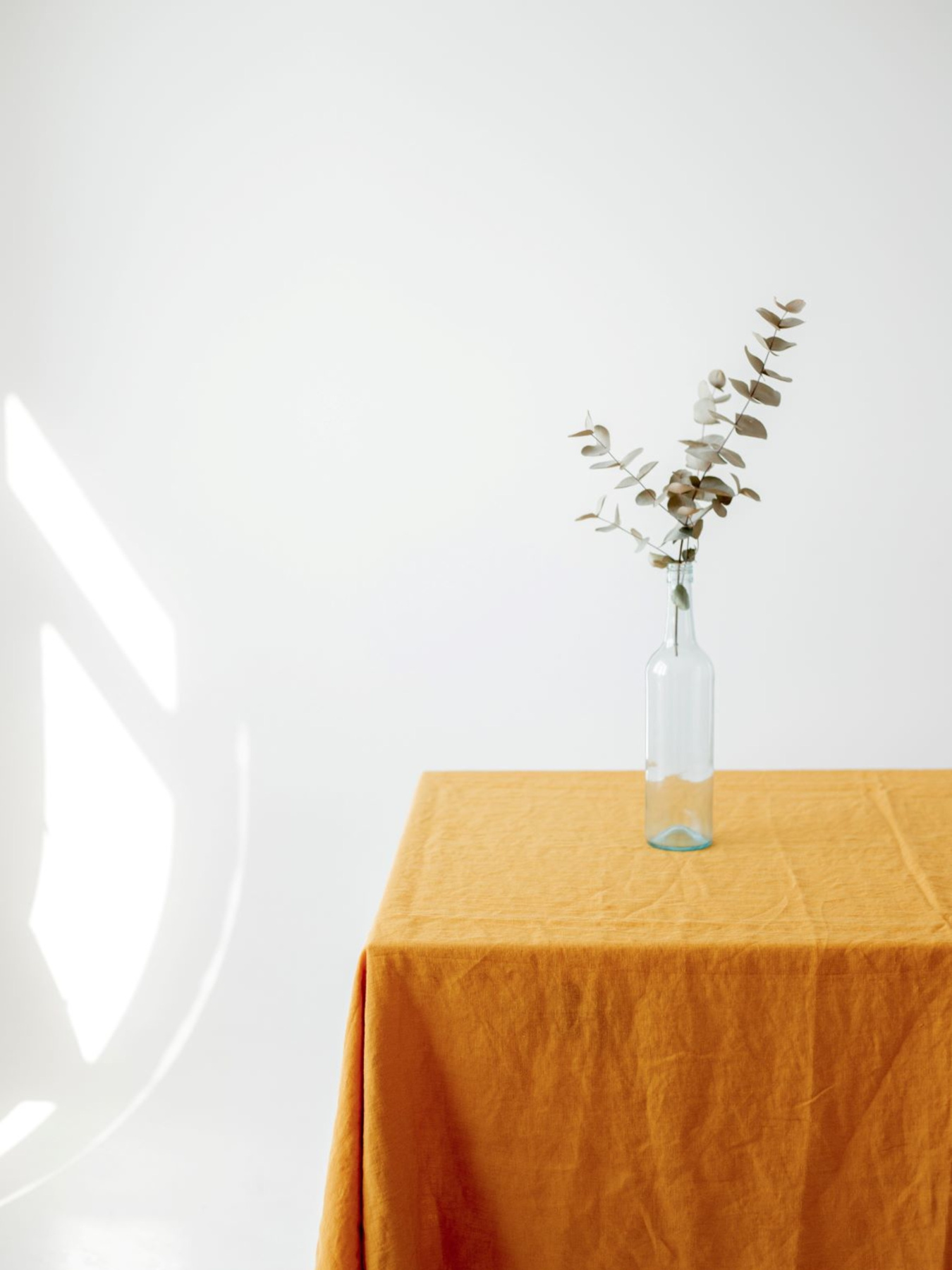 Скатертина з льону однотонна в кольорі "Шафран" GNIZDO Модель LTMC-011-S Фото