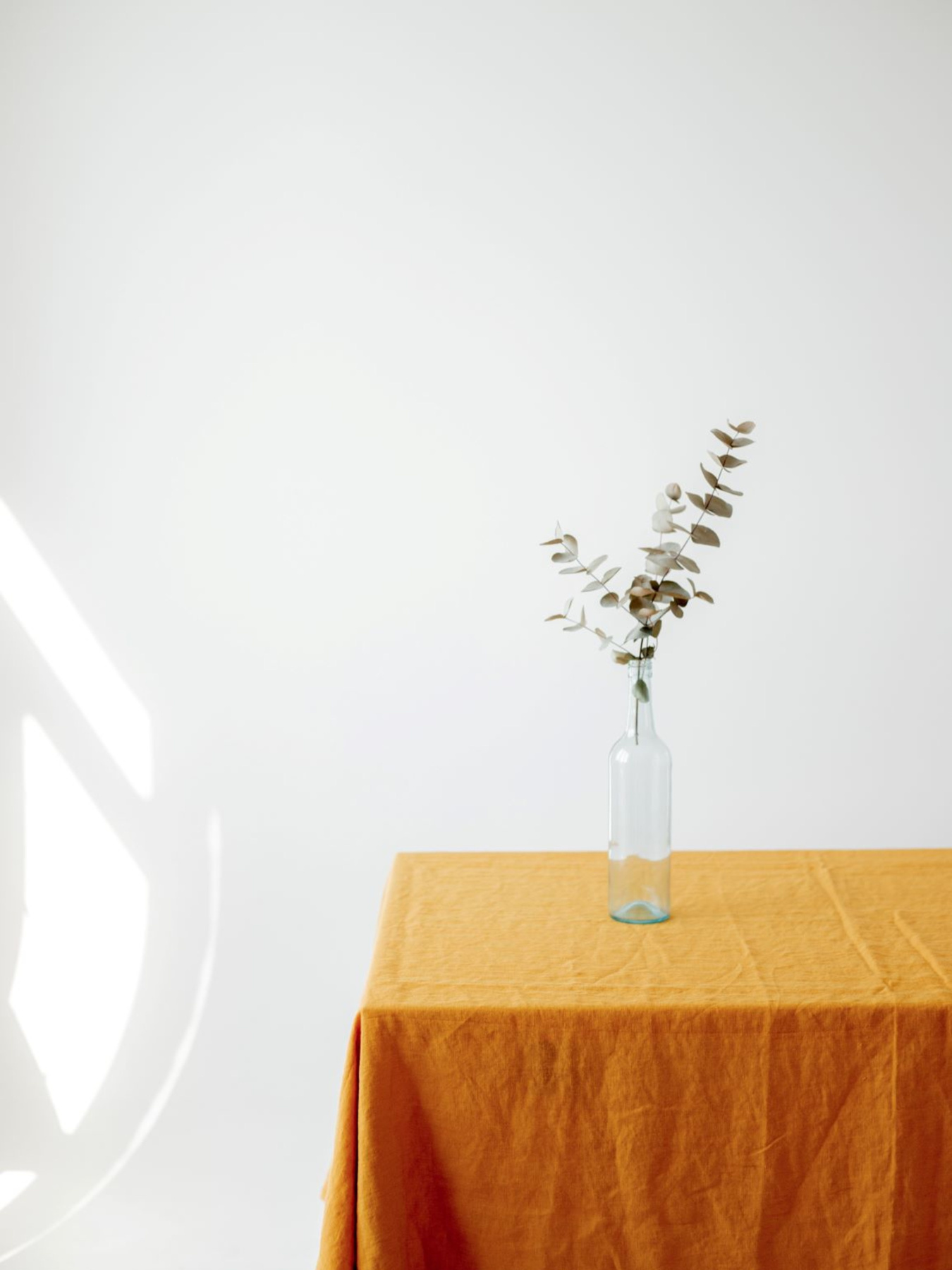 Скатертина з льону однотонна в кольорі "Шафран" GNIZDO Модель LTMC-011-S Фото