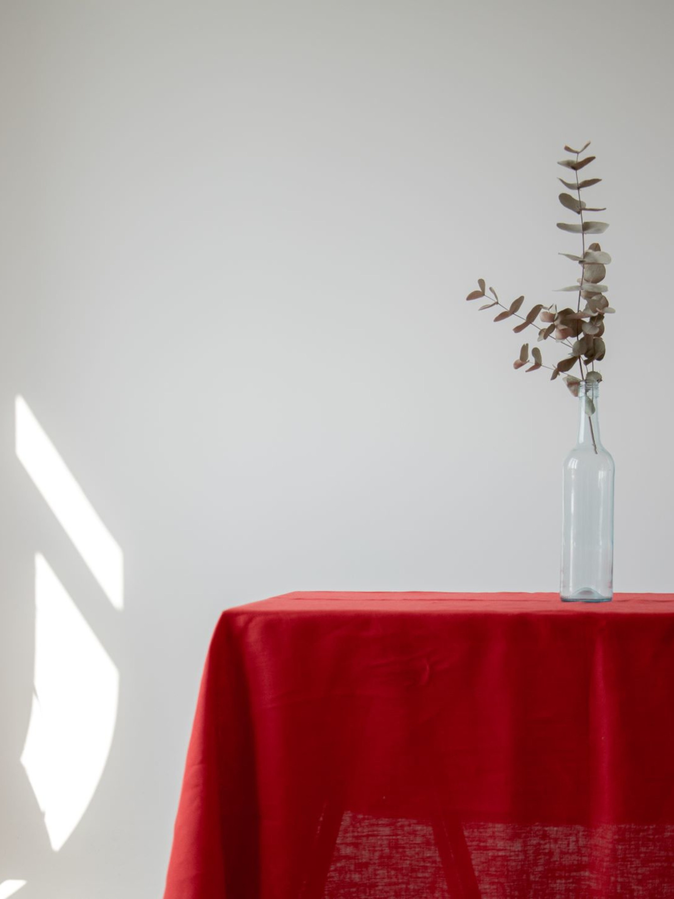 Скатертина з льону однотонна в кольорі "Поле маків" GNIZDO модель LTMC-008-S Скатертина з льону однотонна в кольорі "Поле маків" GNIZDO модель LTMC-008-S Фото