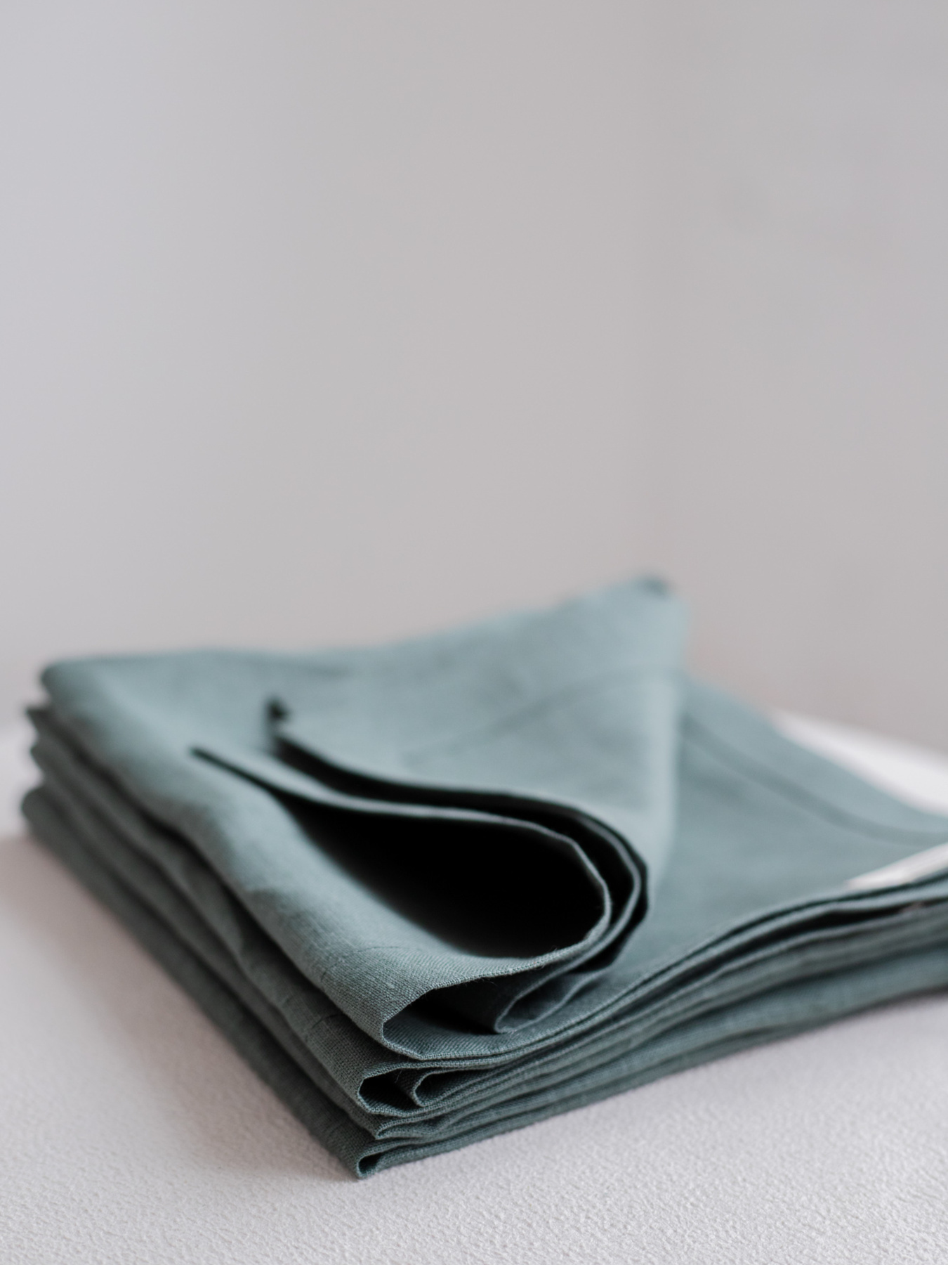 Набір з 2-х столових серветок з льону класичних однотонних в кольорі "Папороть" GNIZDO Модель LCTNMC-009 Фото