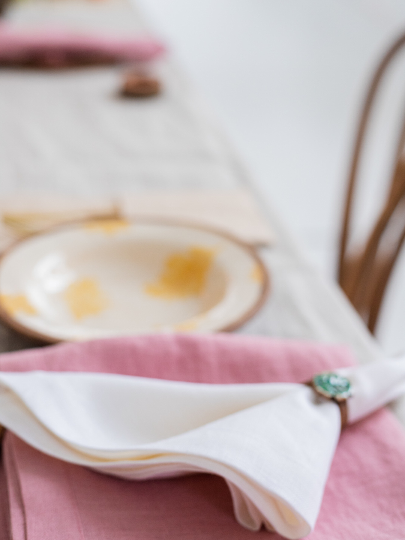 Набір з 2-х столових серветок з льону класичних однотонних в кольорі "Молоко" GNIZDO модель LCTNMC-002 Набір з 2-х столових серветок з льону класичних однотонних в кольорі "Молоко" GNIZDO модель LCTNMC-002 Фото