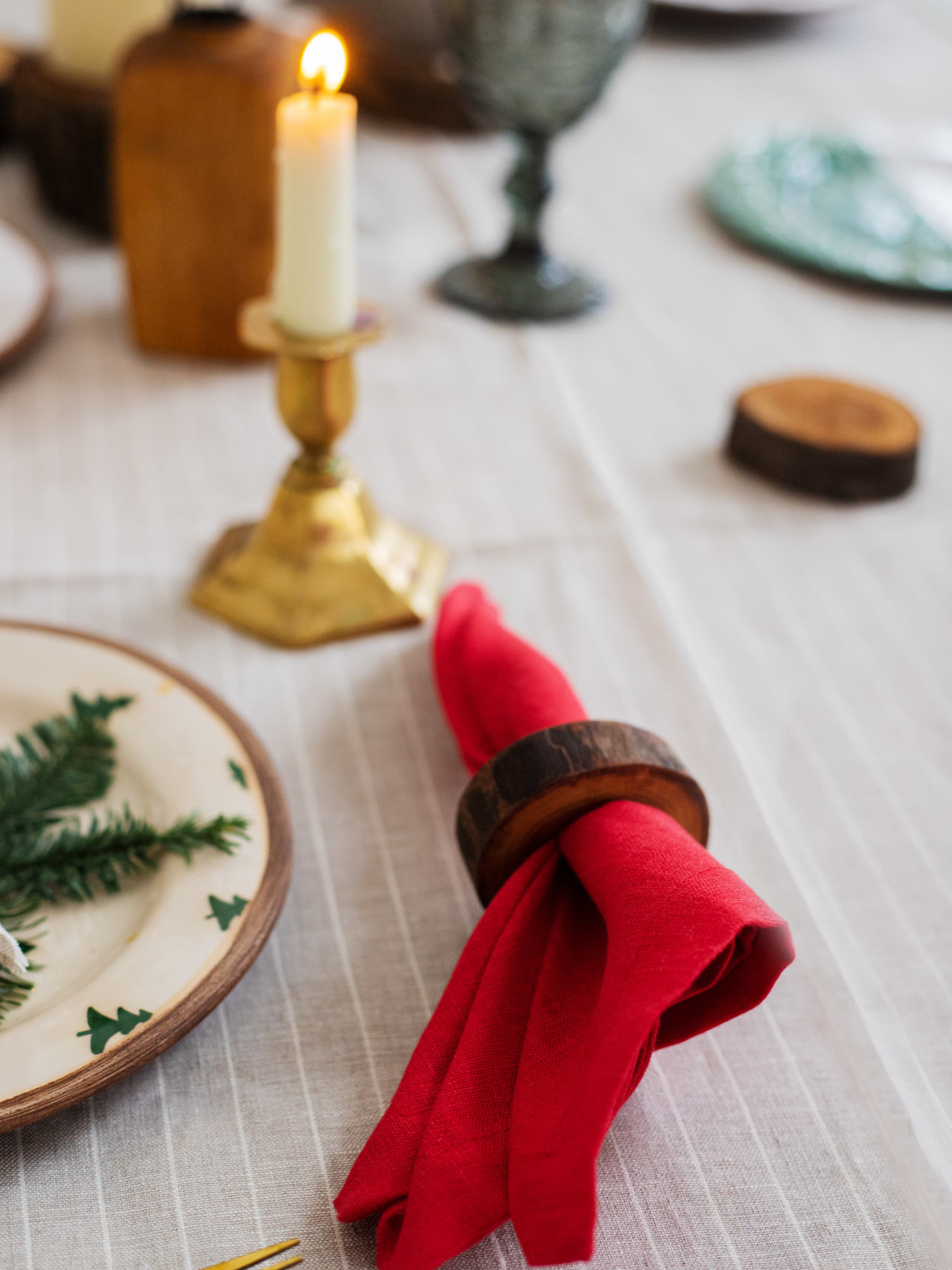 Набір з 2-х столових серветок з льону класичних однотонних в кольорі "Поле маків" GNIZDO модель LCTNMC-008 Набір з 2-х столових серветок з льону класичних однотонних в кольорі "Поле маків" GNIZDO модель LCTNMC-008 Фото