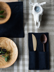 Набір з 2-х столових серветок з льону класичних однотонних в темно-синьому кольорі GNIZDO модель LCTNMC-010 Набір з 2-х столових серветок з льону класичних однотонних в темно-синьому кольорі GNIZDO модель LCTNMC-010 Фото