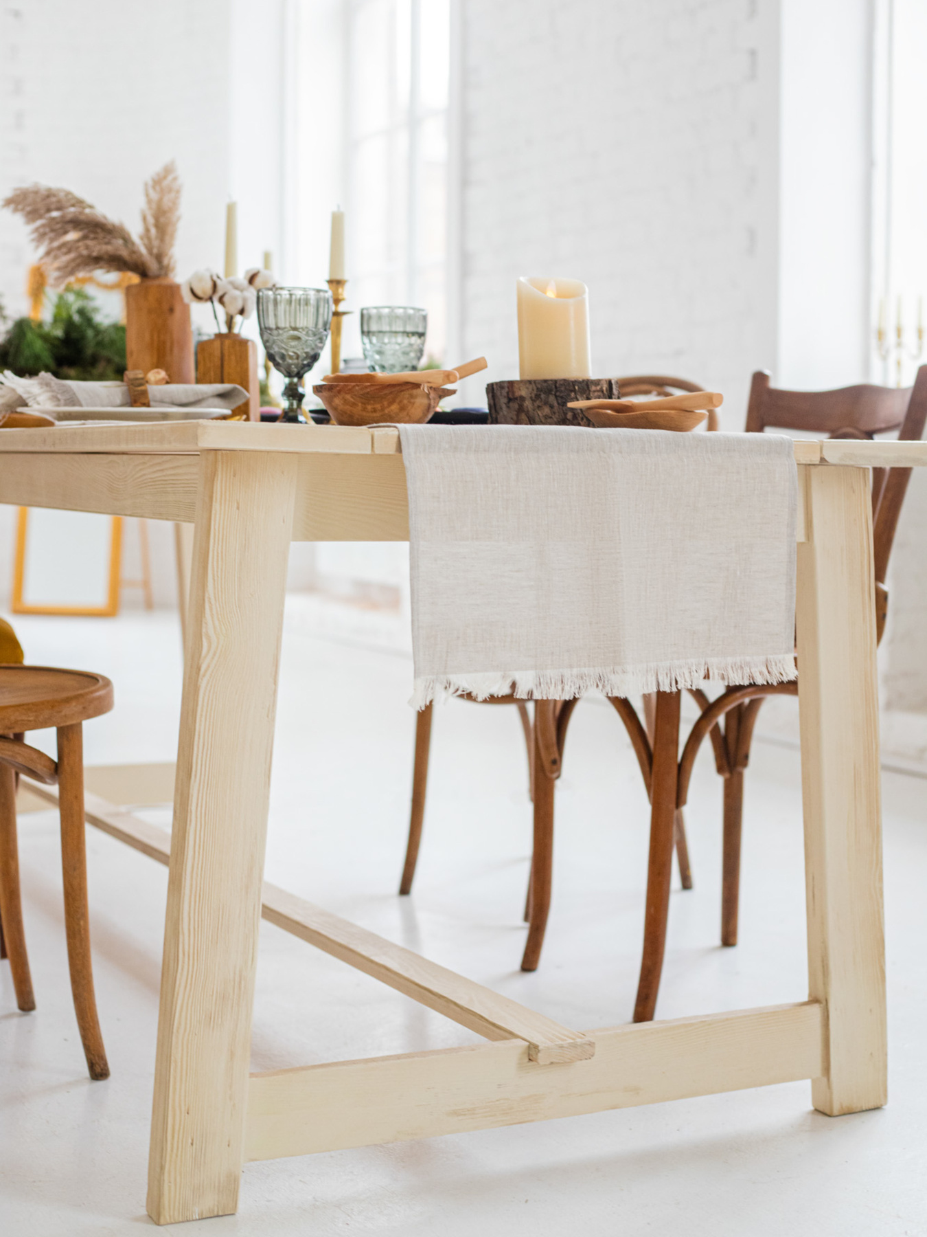 Доріжка лляна на стіл (ранер) з бахромою в кольорі "Еко" GNIZDO Модель LTRF-001-S Фото