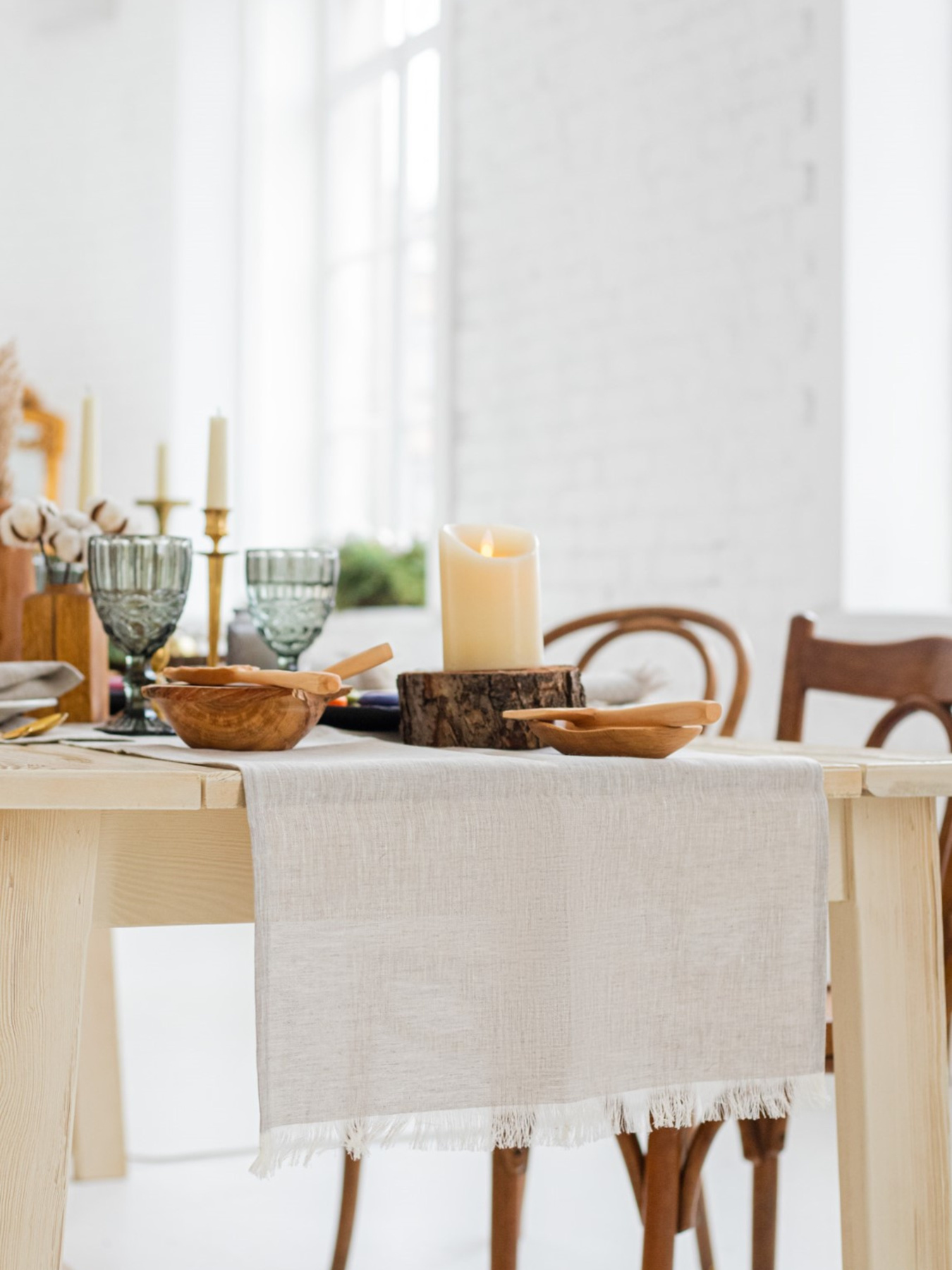 Доріжка лляна на стіл (ранер) з бахромою в кольорі "Еко" GNIZDO Модель LTRF-001-S Фото