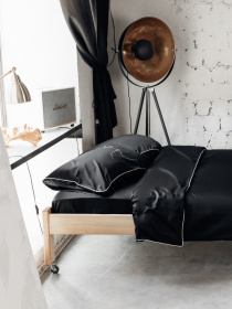 Комплект постільної білизни Black з принтом "Поцілунок" B.D.S.M. модель SBCPKB01 Фото