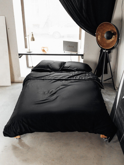 Комплект постільної білизни Black з принтом "Поцілунок" B.D.S.M. модель SBCPKB01 Фото