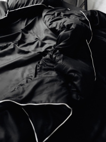 Комплект постільної білизни Black з принтом "Поцілунок" B.D.S.M. модель SBCPKB01 Фото