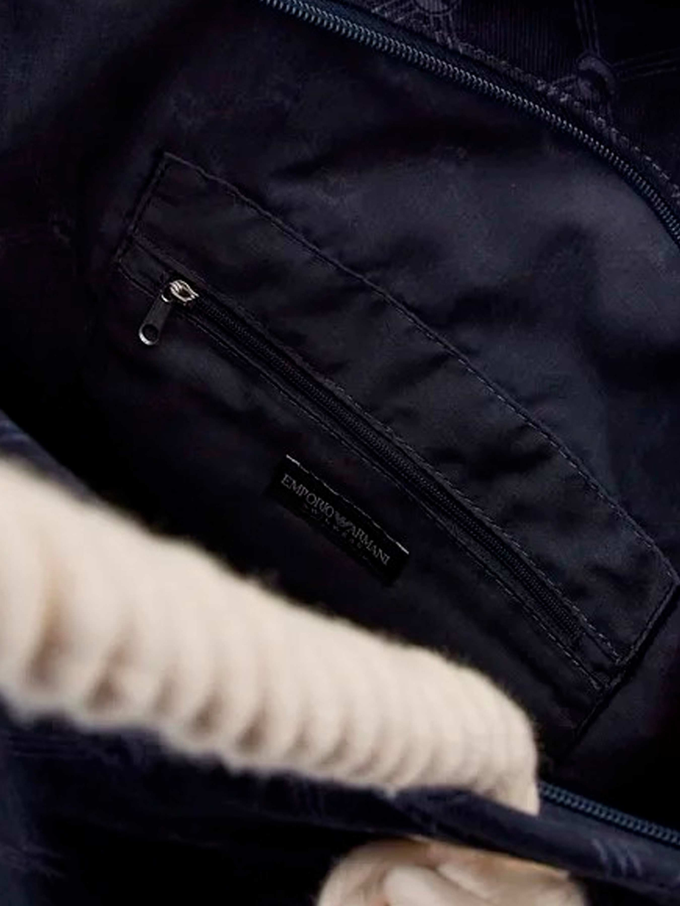 Сумки Emporio Armani модель 231797-4R902-06935 Фото
