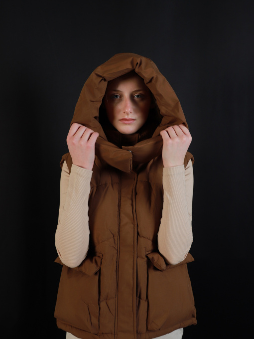 Жилет с утеплителем URBAN TRACE модель Z758_COFFEE Фото