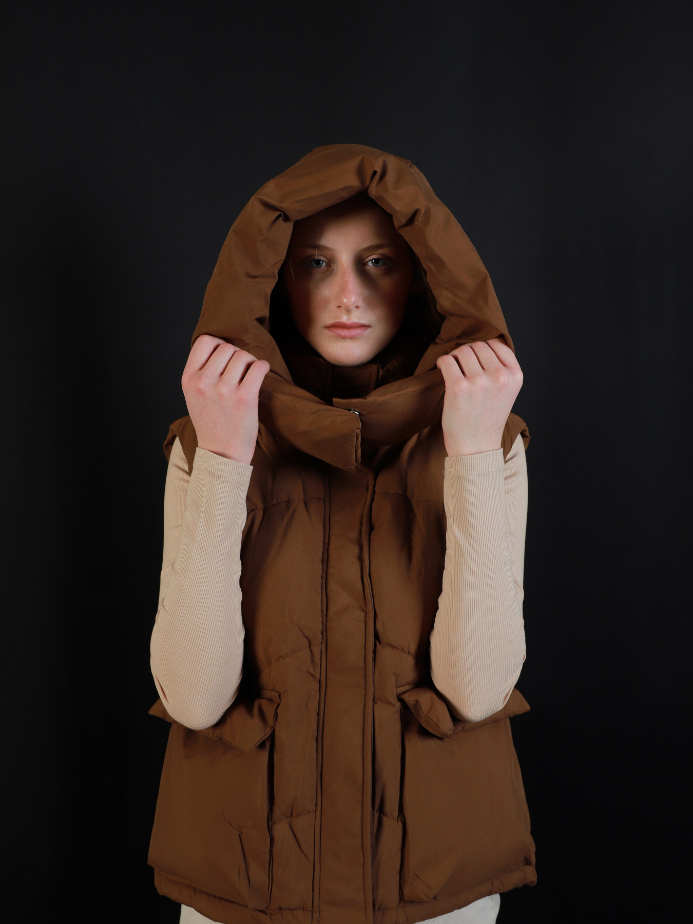 Утеплений жилет URBAN TRACE модель Z758_COFFEE Фото