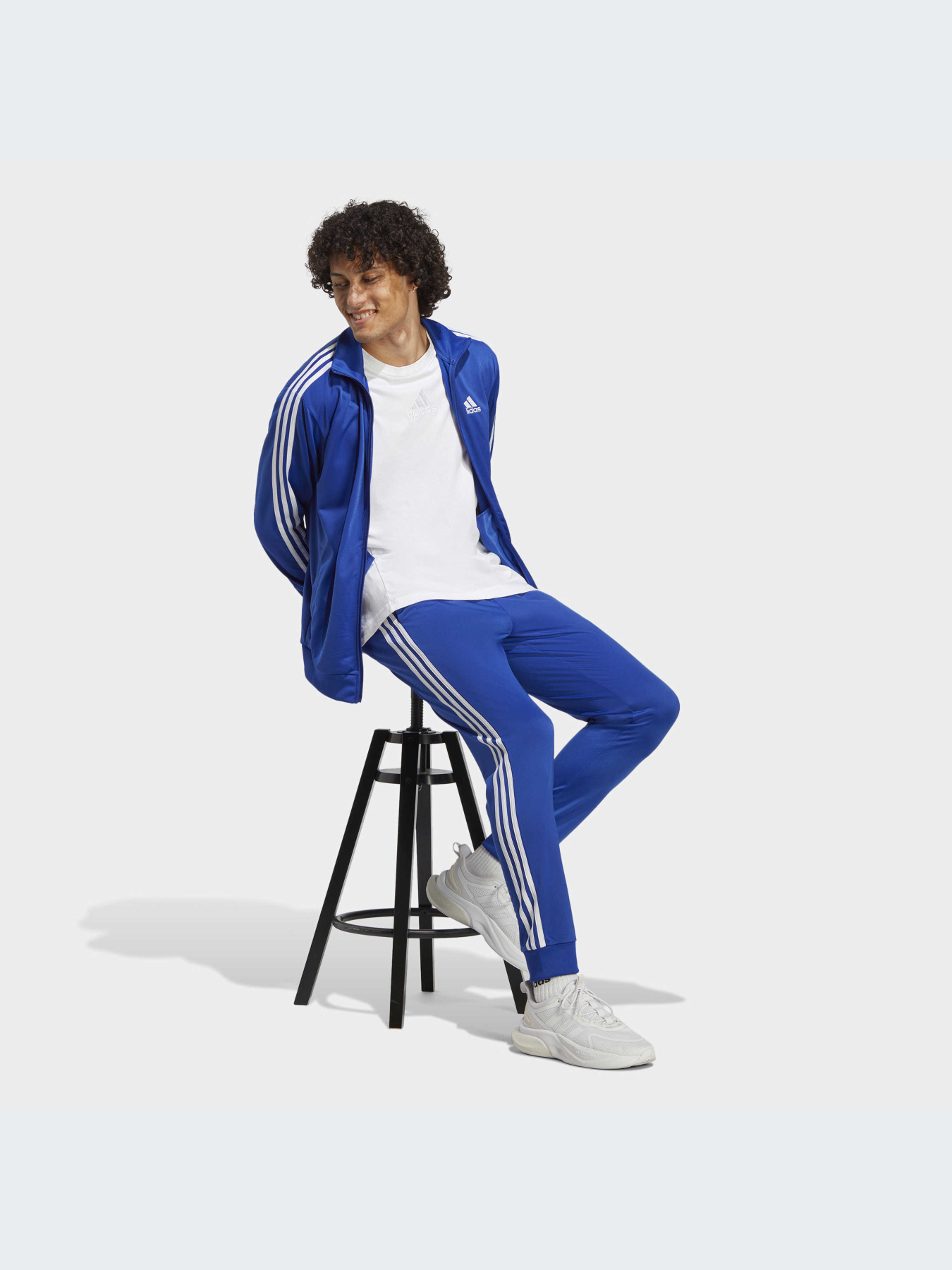 Повседневный костюм Adidas 3 Stripes модель IC6761 Повседневный костюм Adidas 3 Stripes модель IC6761 Фото