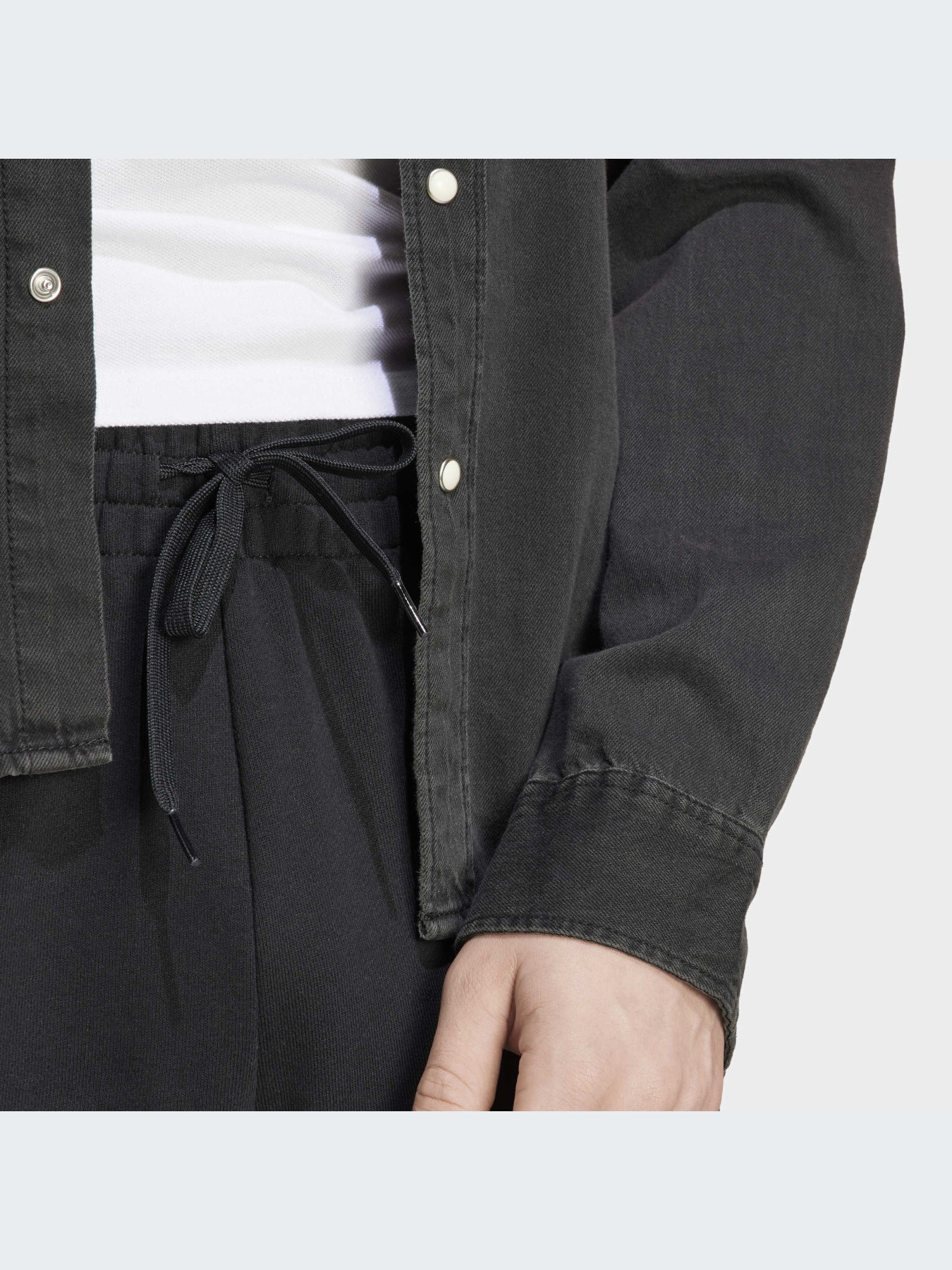 Повсякденні шорти Adidas модель HA4338 Повсякденні шорти Adidas модель HA4338 Фото