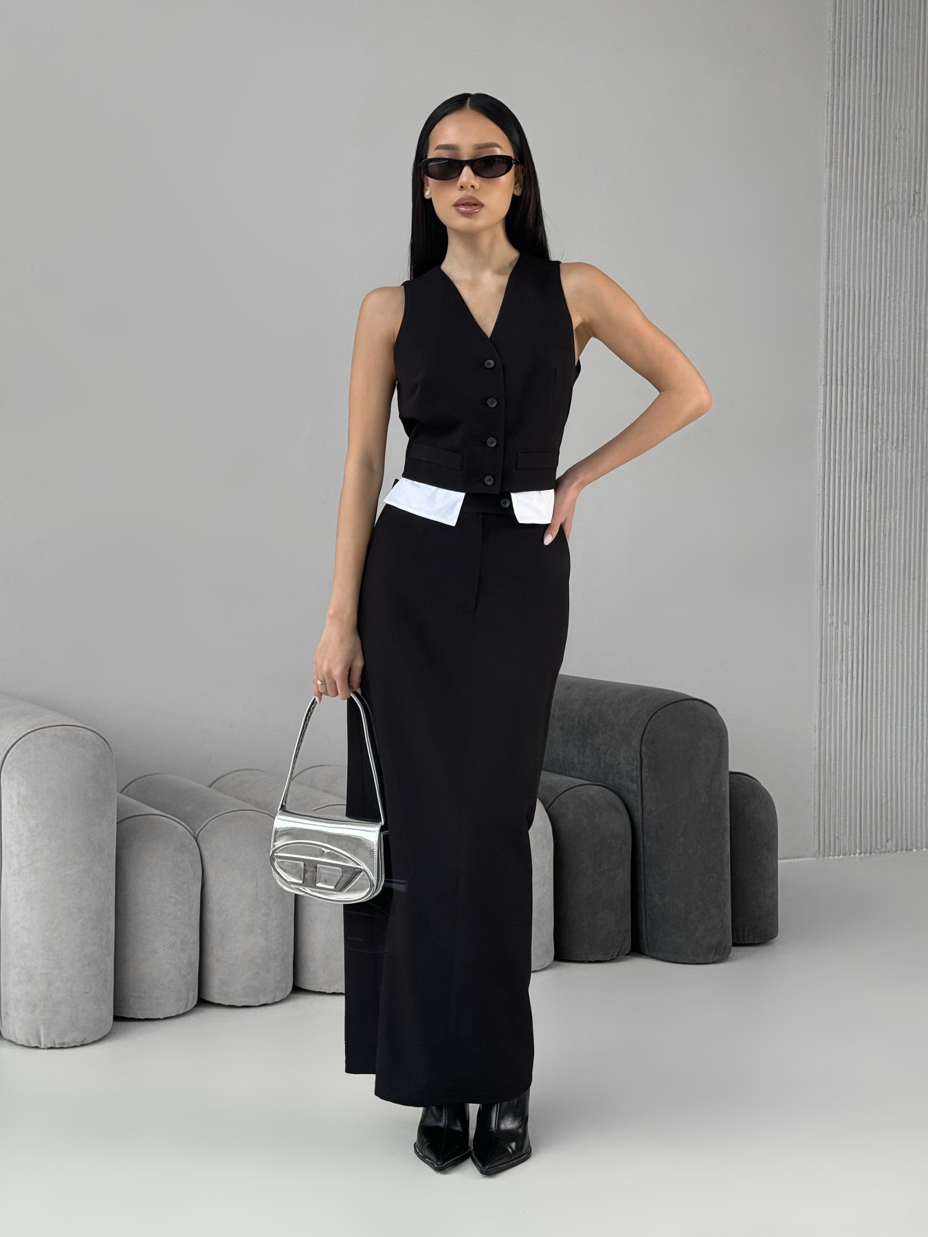 Деловой костюм Jadone Fashion модель Kostyum_Rossi_chorny Фото