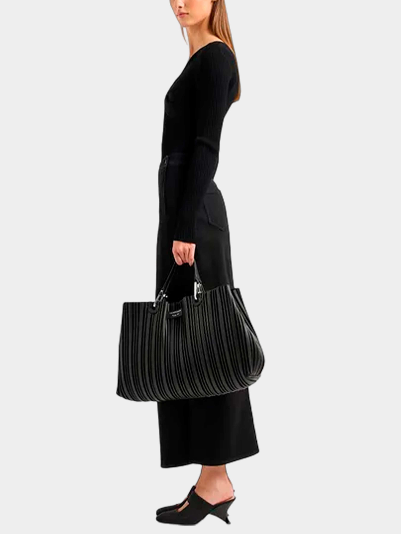 Сумки Emporio Armani модель Y3D165-YWQ4E-80001 Фото