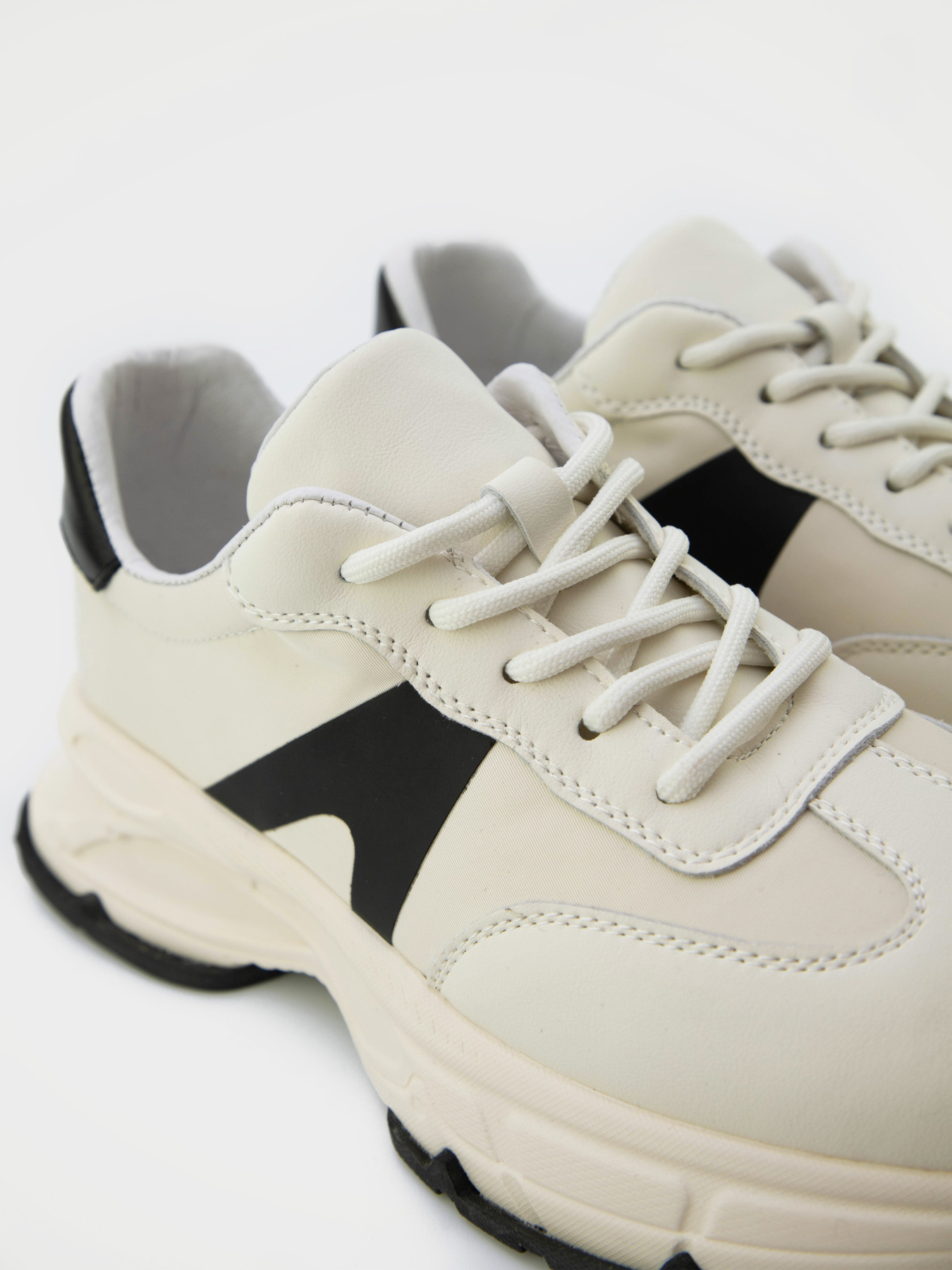 Кроссовки URBAN TRACE модель UT24-W-1104-1 Кроссовки URBAN TRACE модель UT24-W-1104-1 Фото