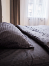 Комплект постільної білизни зі страйп-сатину в кольорі графіт B.D.S.M. модель SBCPKBSRP01 Фото