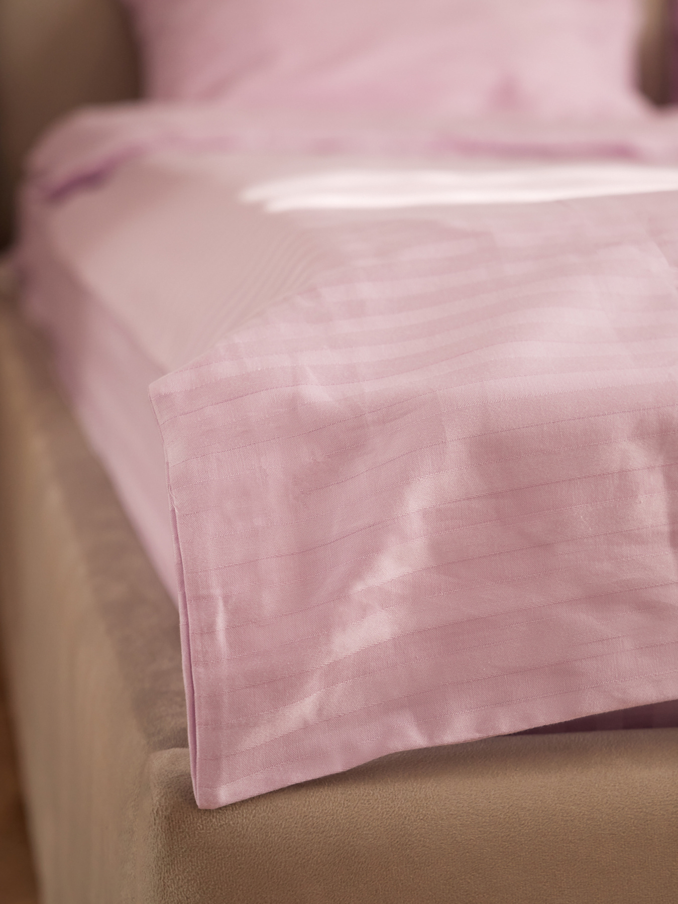 Комплект постільної білизни зі страйп-сатину в рожевому кольорі B.D.S.M. модель SBCPKBSRP02 Фото