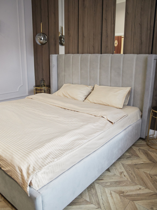 Комплект постільної білизни зі страйп-сатину в бежевому кольорі B.D.S.M. модель SBCPKBSRP04 Фото