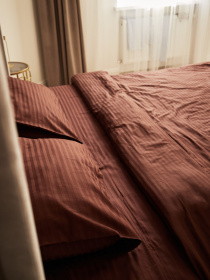 Комплект постільної білизни зі страйп-сатину в коричневому кольорі B.D.S.M. модель SBCPKBSRP05 Фото