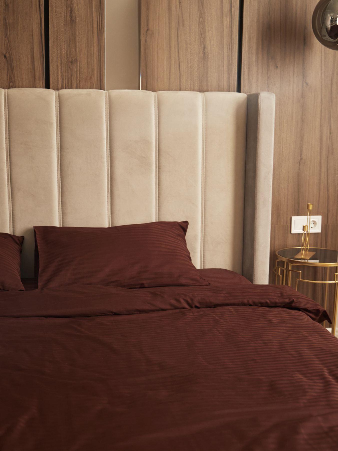 Комплект постільної білизни зі страйп-сатину в коричневому кольорі B.D.S.M. модель SBCPKBSRP05 Комплект постільної білизни зі страйп-сатину в коричневому кольорі B.D.S.M. модель SBCPKBSRP05 Фото