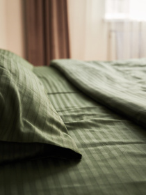 Комплект постільної білизни зі страйп-сатину в зеленому кольорі B.D.S.M. модель SBCPKBSRP06 Фото