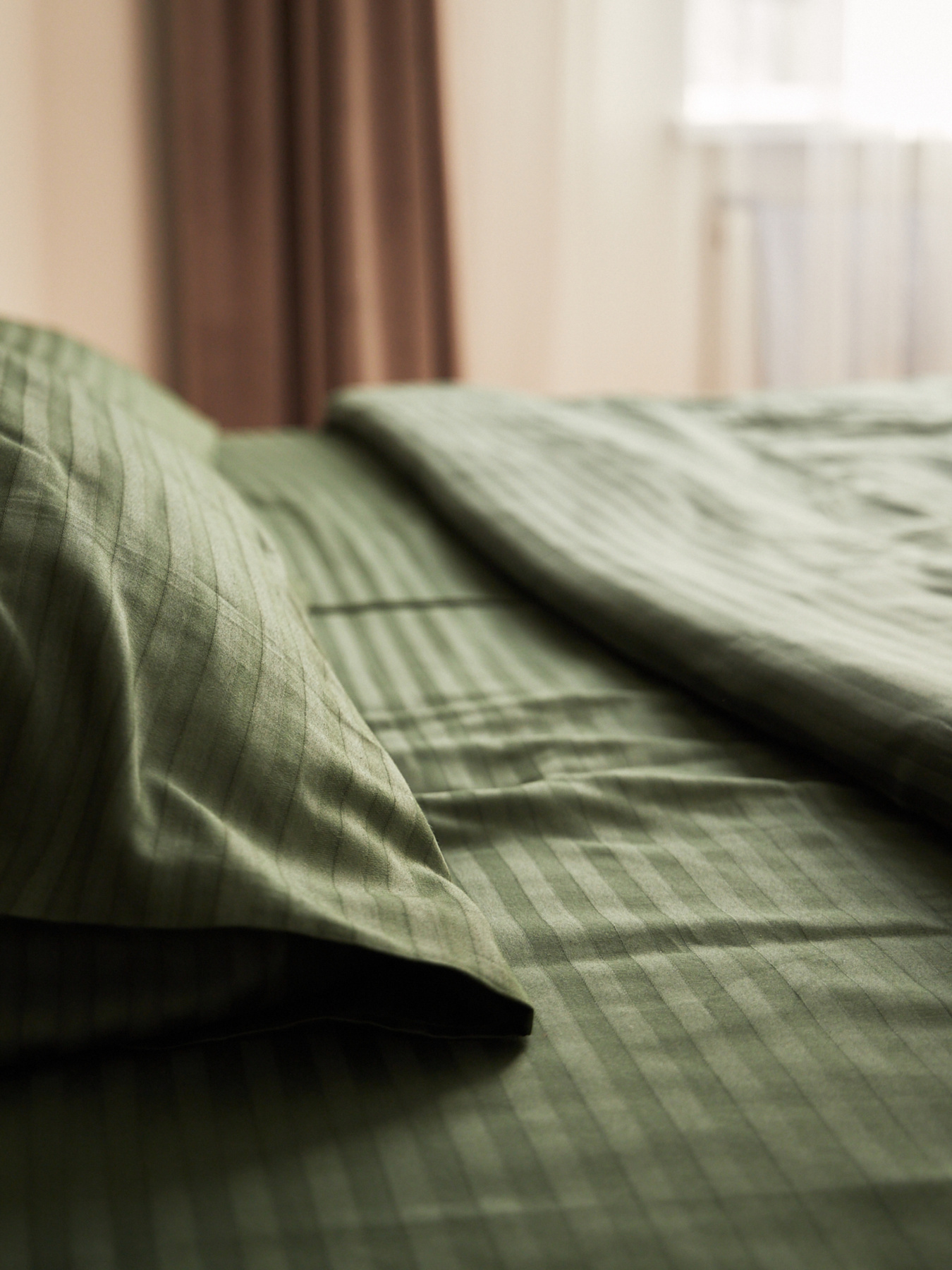 Комплект постільної білизни зі страйп-сатину в зеленому кольорі B.D.S.M. модель SBCPKBSRP06 Фото