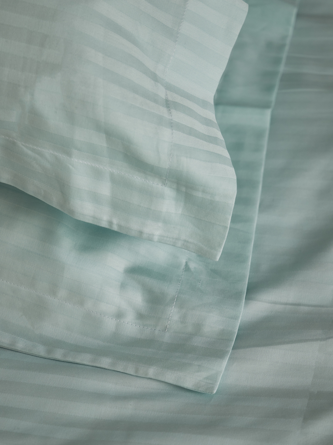 Комплект постільної білизни зі страйп-сатину в м'ятному кольорі B.D.S.M. модель SBCPKBSRP09 Фото