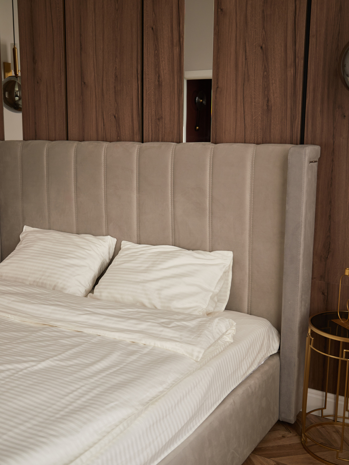 Комплект постільної білизни зі страйп-сатину в молочному кольорі B.D.S.M. модель SBCPKBSRP10 Фото