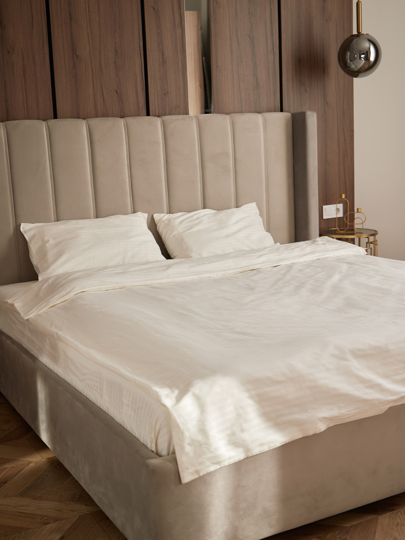 Комплект постільної білизни зі страйп-сатину в молочному кольорі B.D.S.M. модель SBCPKBSRP10 Фото