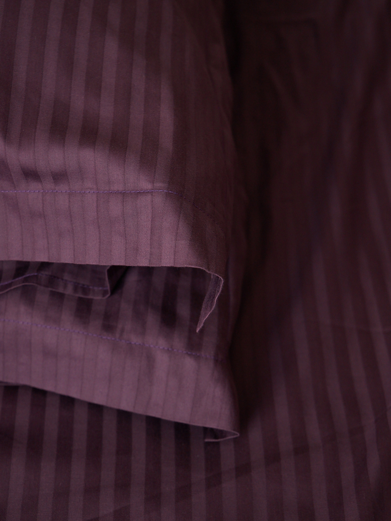 Комплект постільної білизни зі страйп-сатину в фіолетовому кольорі B.D.S.M. модель SBCPKBSRP11 Фото