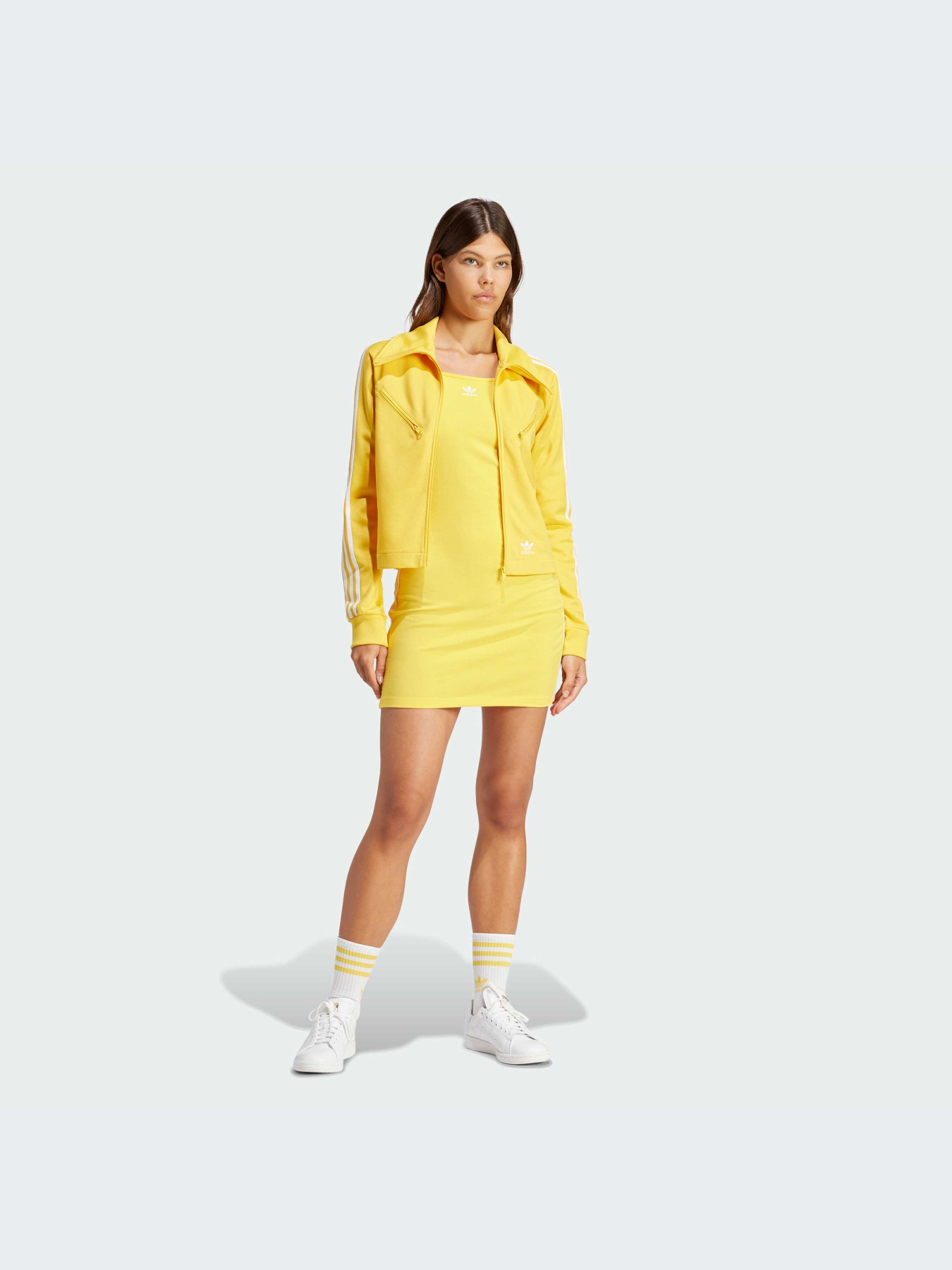 Платье мини Adidas Adicolor модель IR8124 Фото